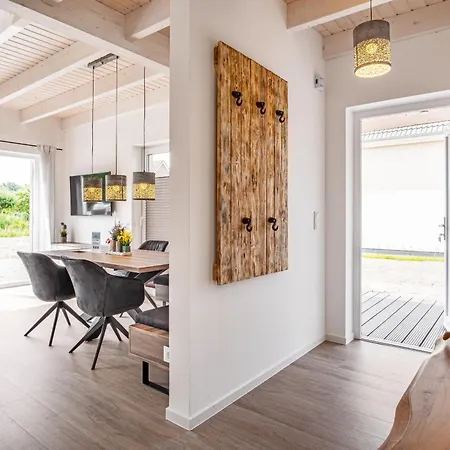 Holiday home Wattwaechter Busum